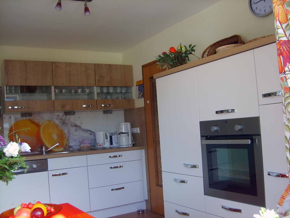 House, 2 Bedrooms, Balcony | Private kitchen | Fridge, microwave, stovetop, dishwasher