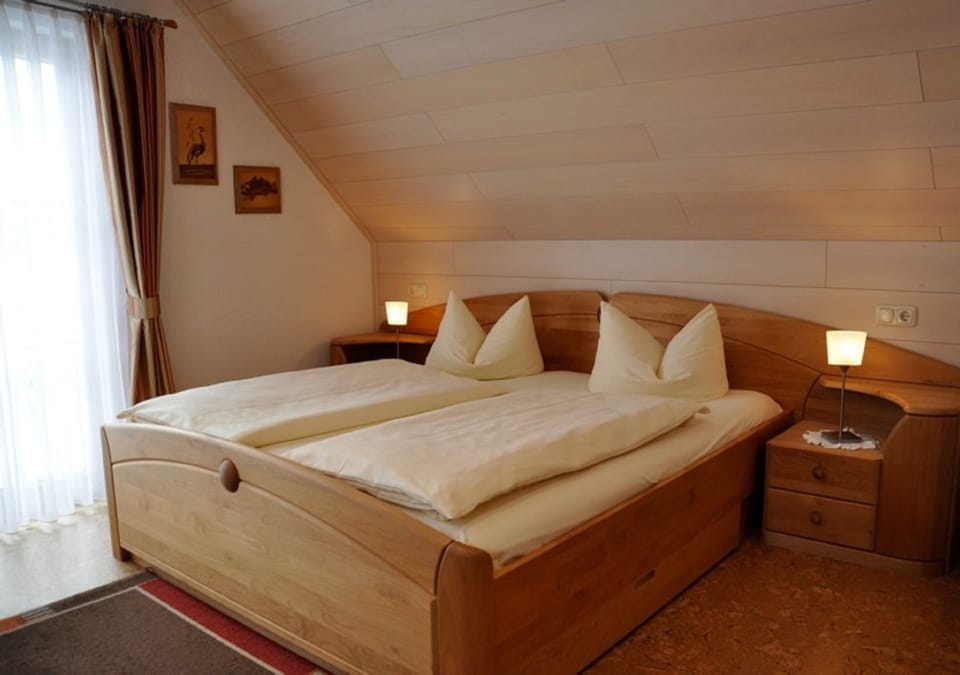 Double Room | Free WiFi, bed sheets