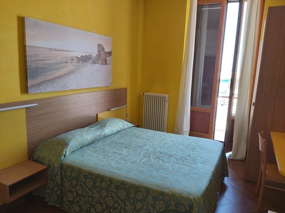Double Room | Down comforters, minibar, desk, laptop workspace