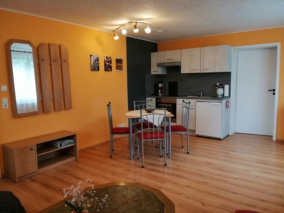 Apartment | Private kitchen | Fridge, oven, stovetop, coffee/tea maker