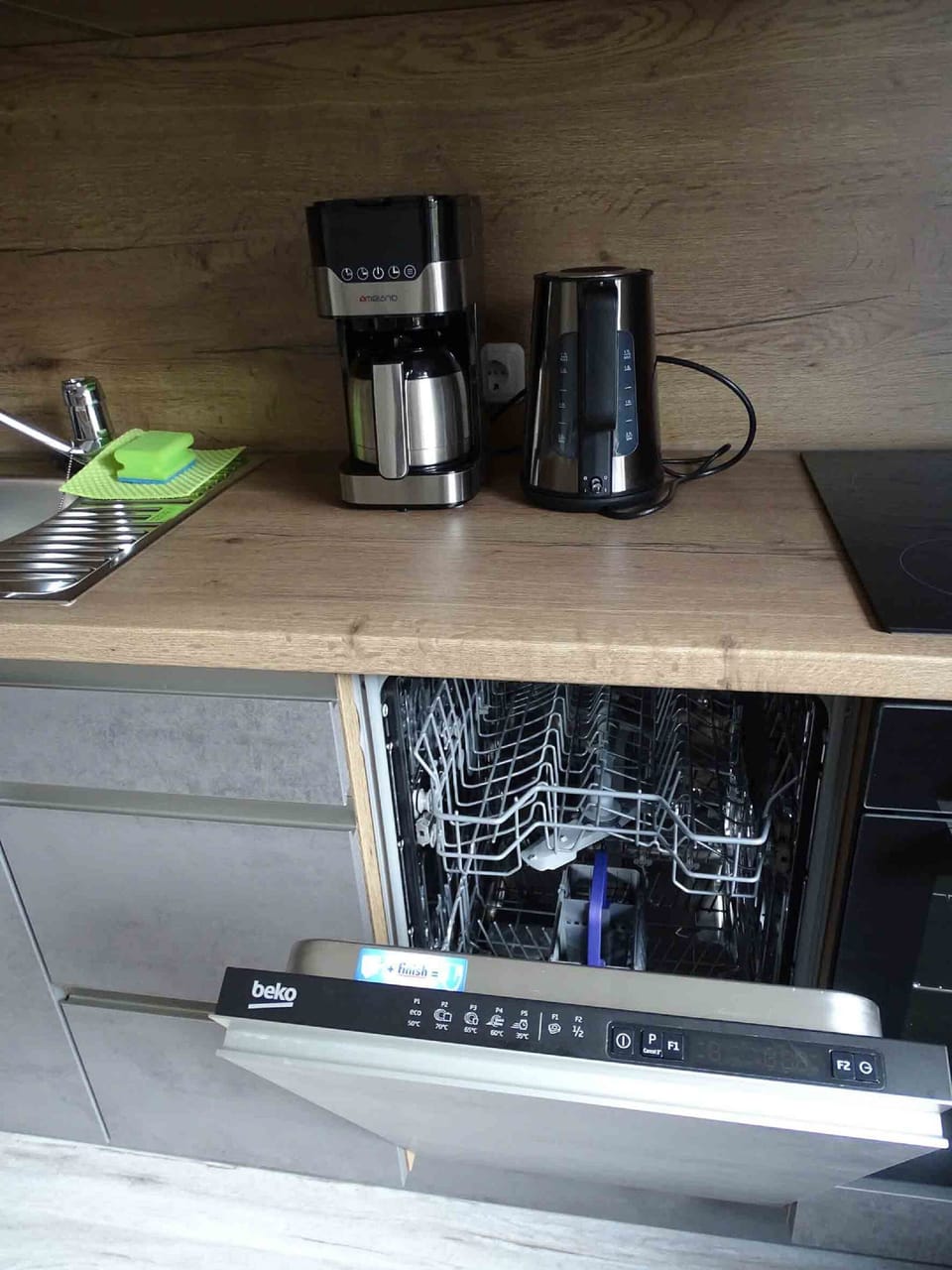 Condo | Private kitchen | Fridge, microwave, oven, dishwasher