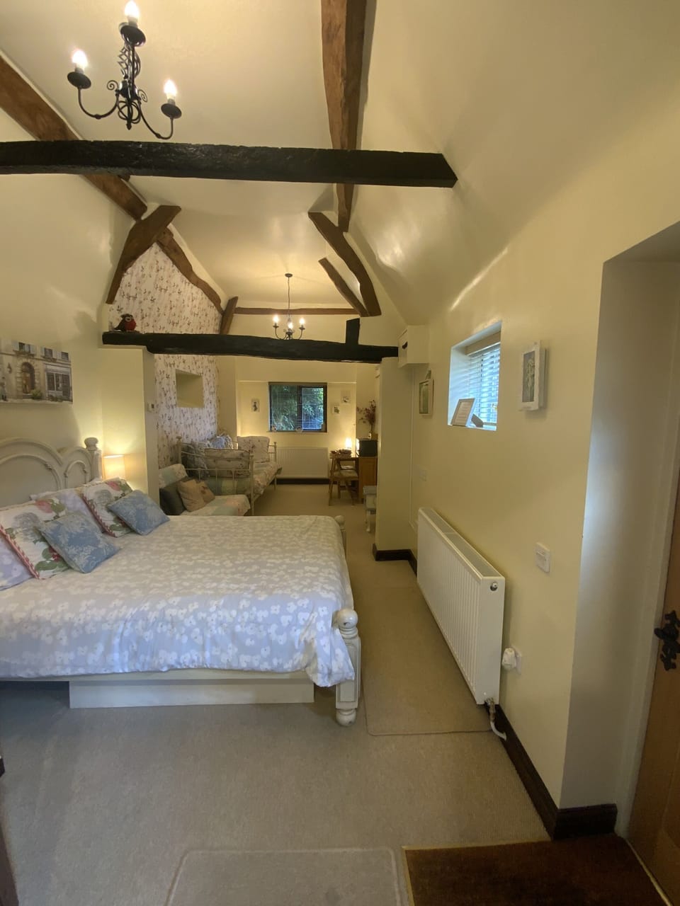 Deluxe Quadruple Room, Ensuite (The Smithy) | Interior