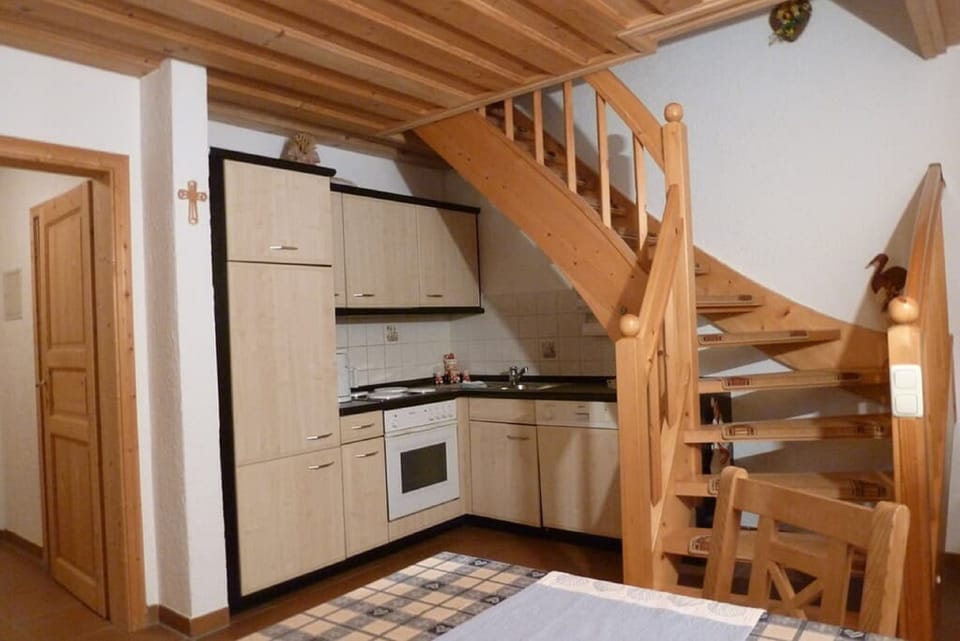 Apartment, Balcony, Garden View | Private kitchen | Coffee/tea maker, cookware/dishes/utensils