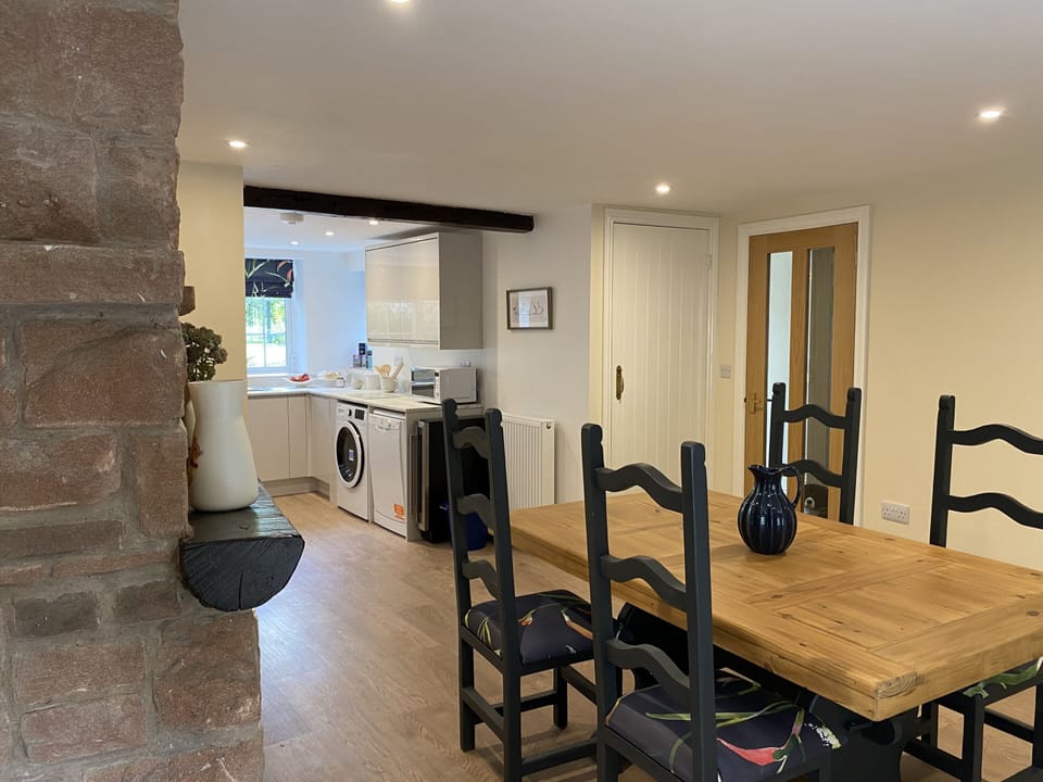 Family Cottage, Ensuite | Private kitchen