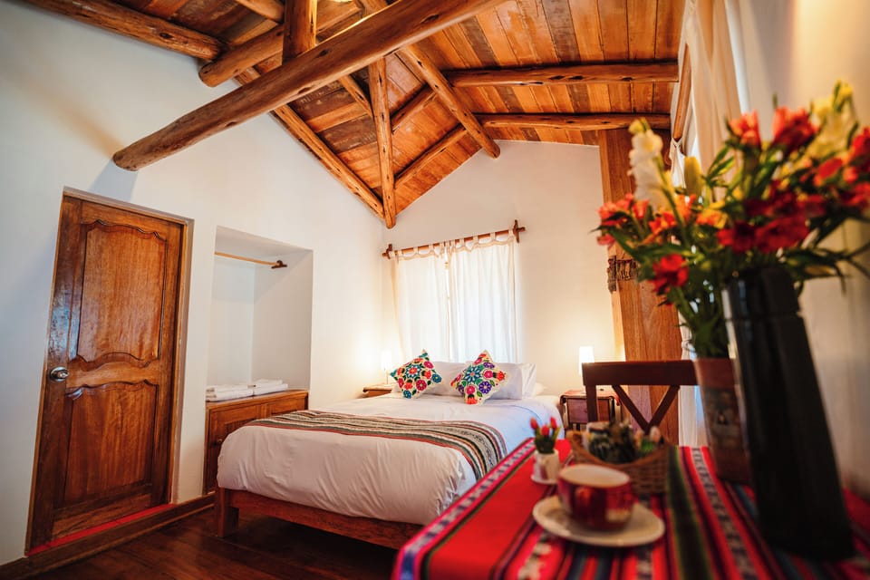 Comfort Suite | Iron/ironing board (on request), WiFi (free), bed sheets