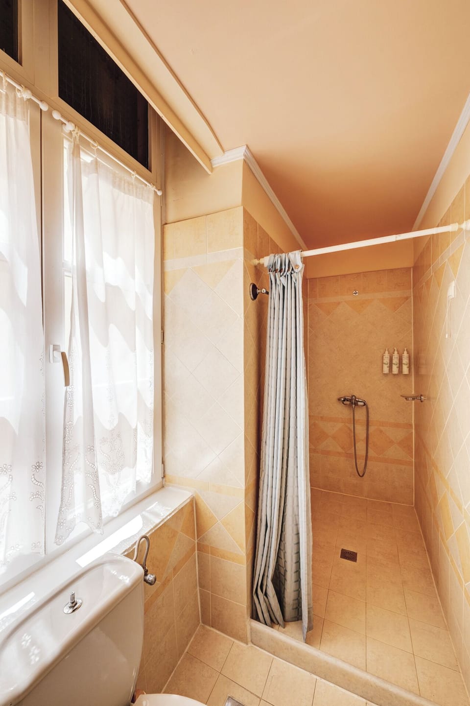 Romantic Twin Room, Non Smoking, Sea View | Bathroom | Shower, designer toiletries, hair dryer, slippers