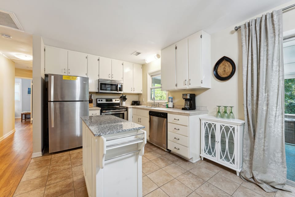 Fully equipped kitchen.