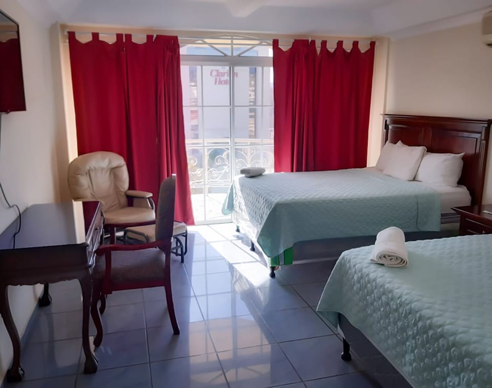 Room | Desk, WiFi (free), bed sheets