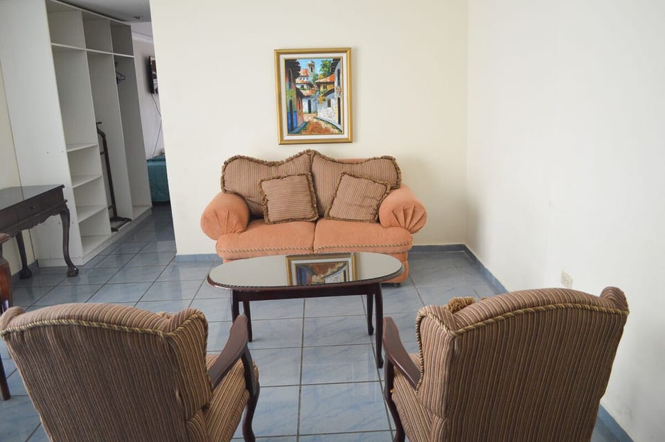 Room | Living area | 32-inch TV with cable channels