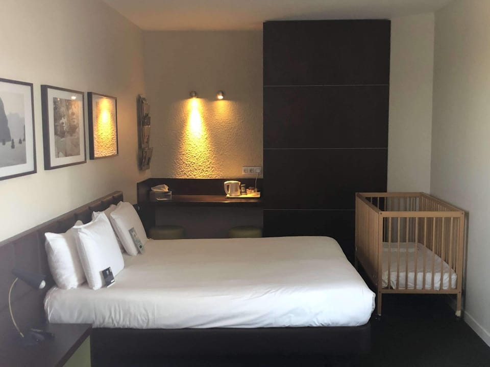 Standard Room, Multiple Beds | Desk, soundproofing, free cribs/infant beds, rollaway beds