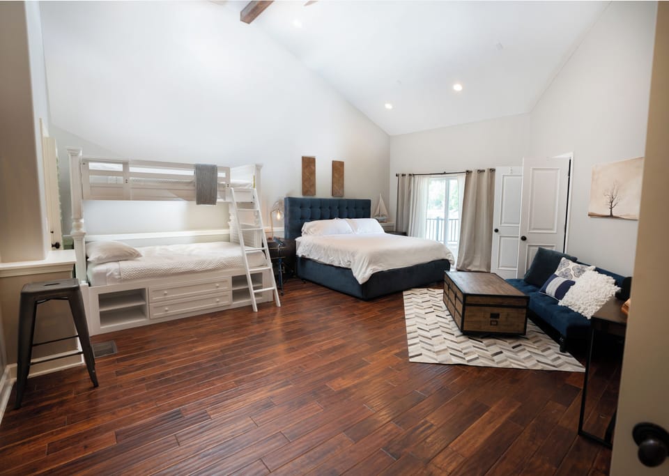 MAIN HOME - Family Suite with King Bed, Bunks & attached full bathroom! Sleeps 5