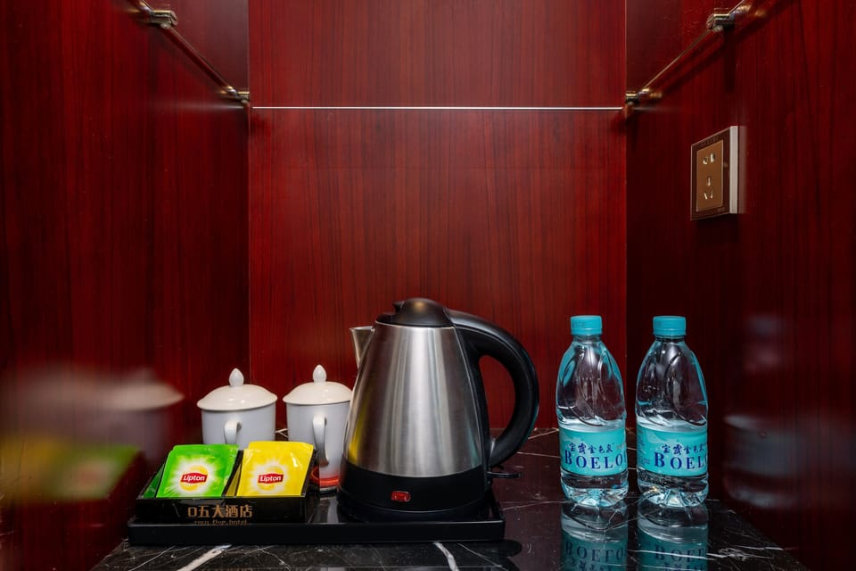 Suite | In-room safe, desk, blackout drapes, soundproofing