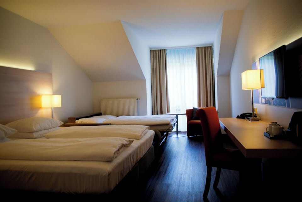 Superior Room | In-room safe, desk, blackout drapes, soundproofing