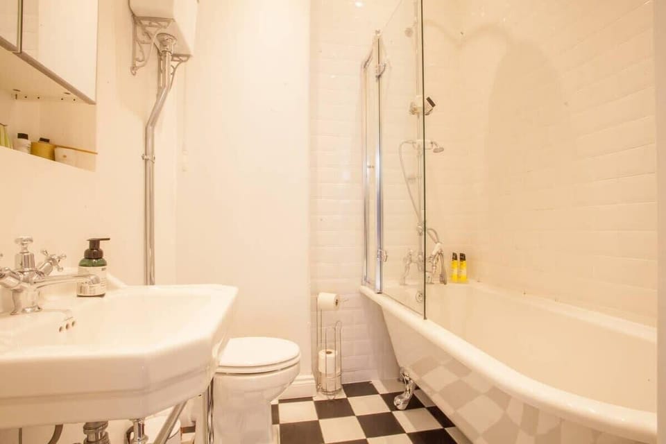 Take a soak in this stand alone bath