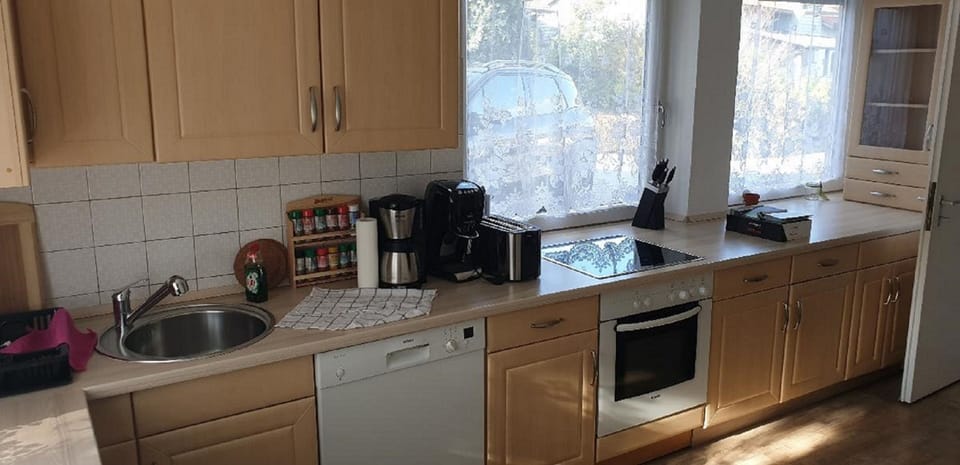 Apartment | Private kitchen | Electric kettle, toaster, cookware/dishes/utensils