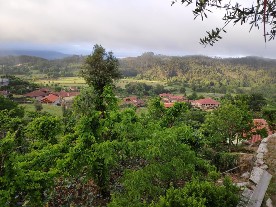 Vista sobre o vale de Anissó