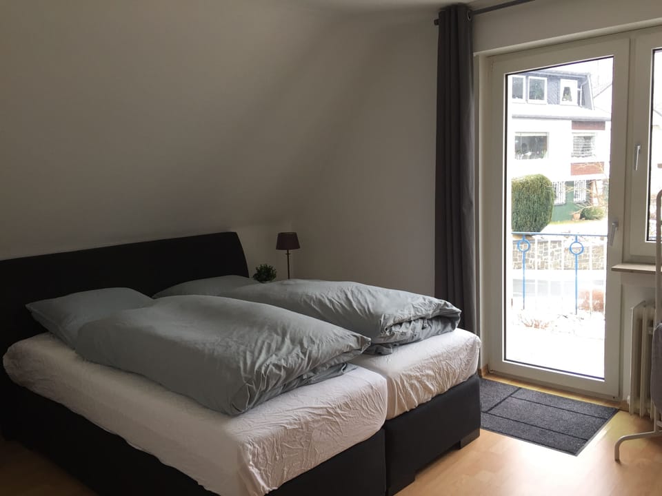 House | 5 bedrooms, free WiFi