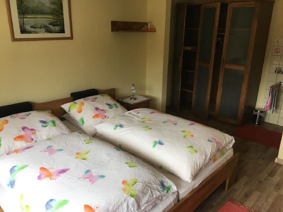 Double Room | Desk, free WiFi, bed sheets