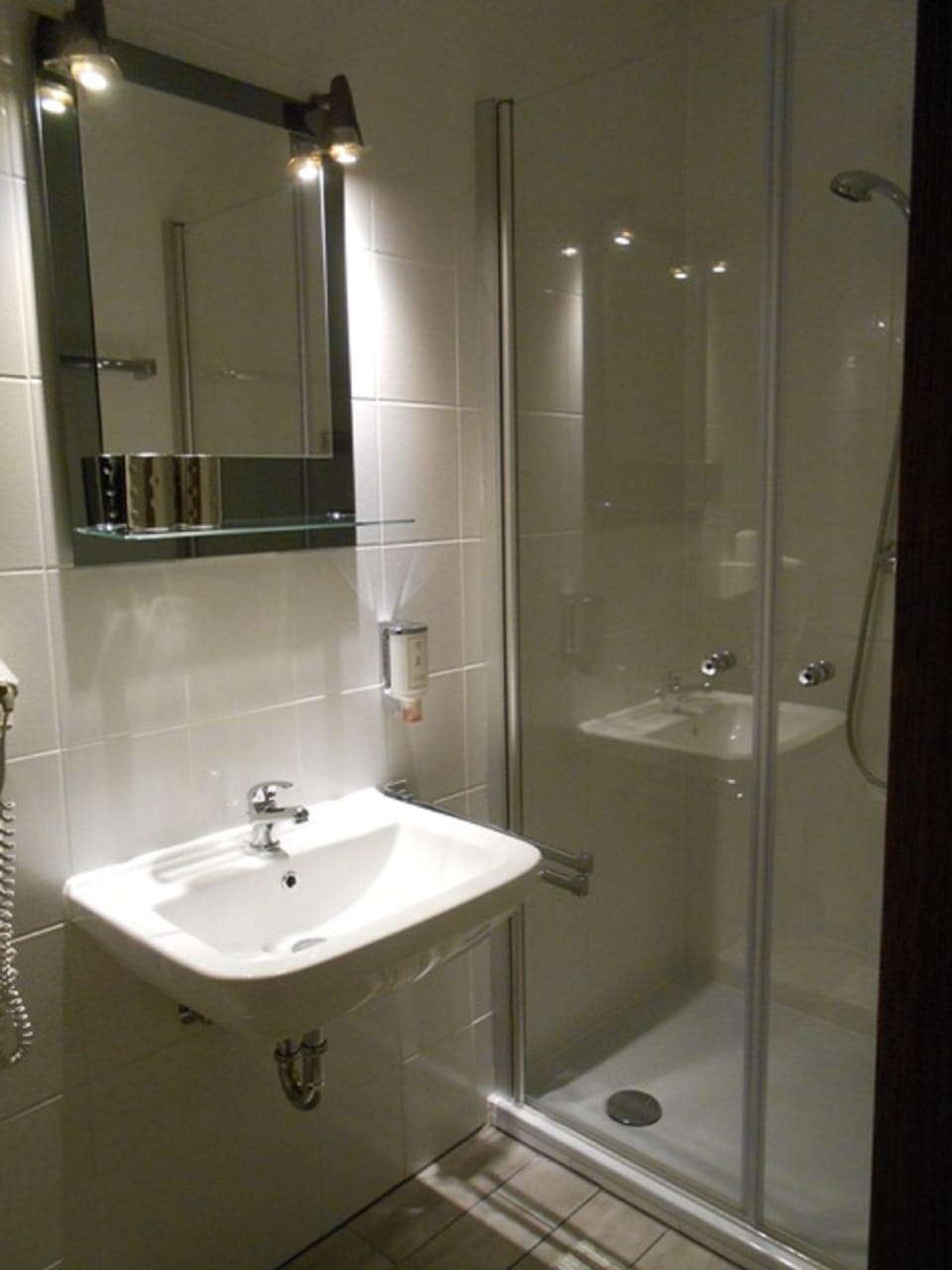 Double Room, Balcony | Bathroom | Shower, towels