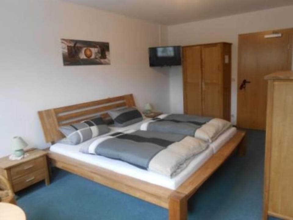 Double Room | Free WiFi, bed sheets