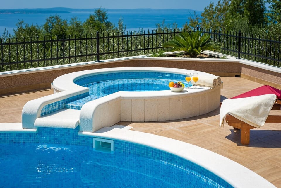 Villa Maja offers amazing sea views and a quiet environment
