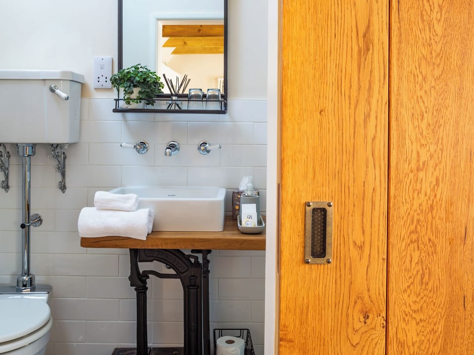 En-suite | Mallard Cottage, Winchester