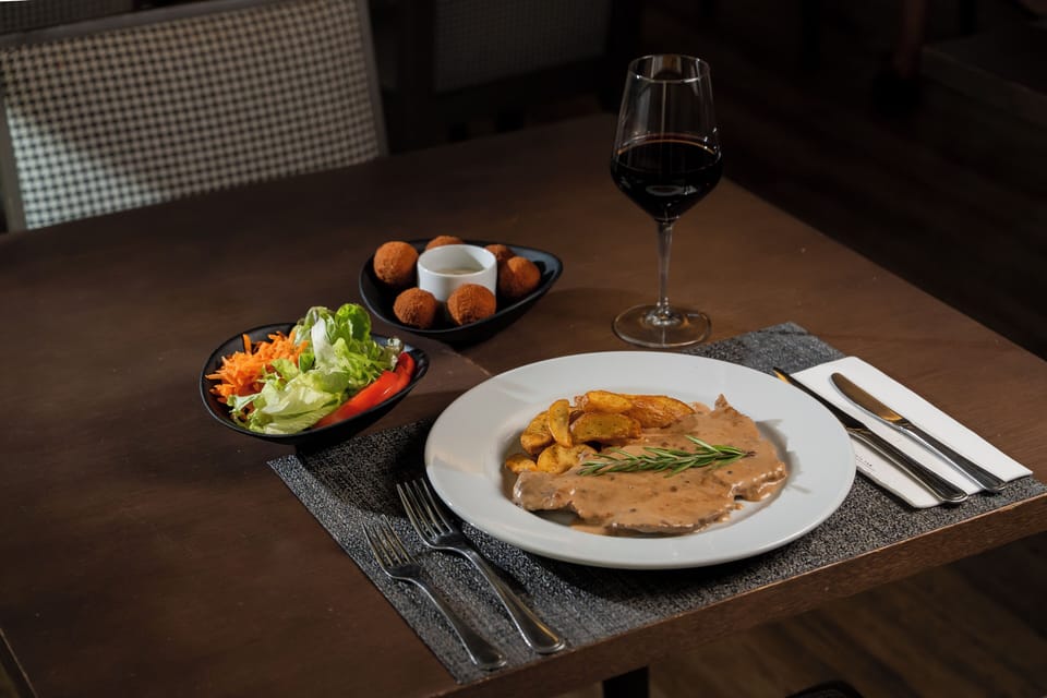 Breakfast, lunch, dinner served; Portuguese cuisine 