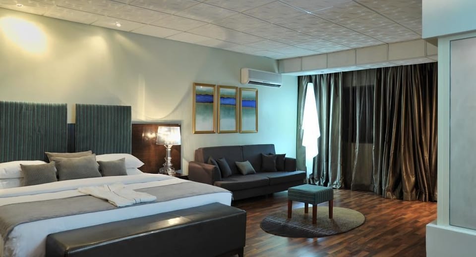Studio | In-room safe, desk, iron/ironing board, free cribs/infant beds