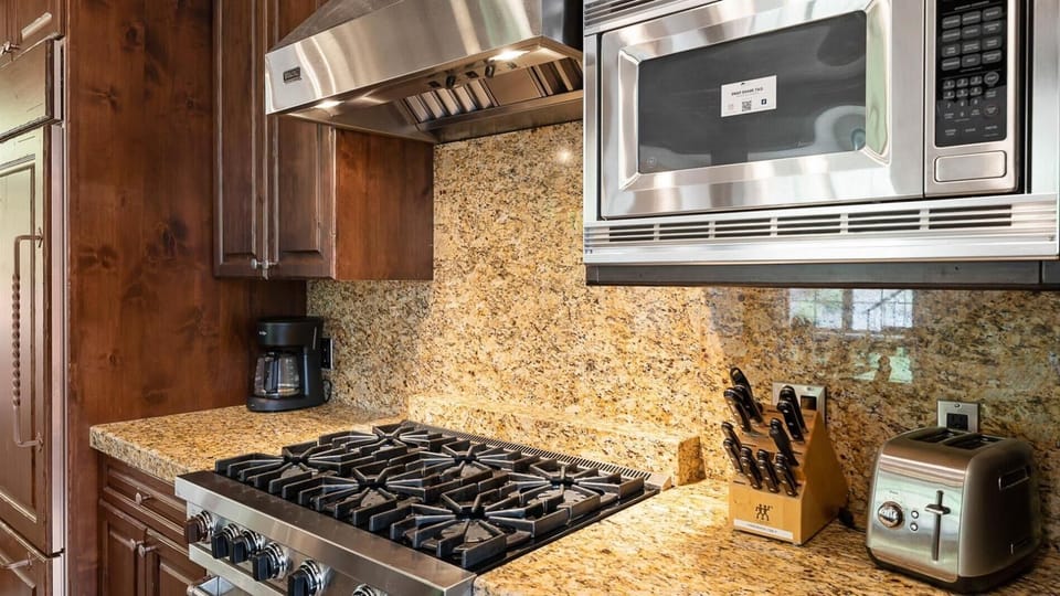 The Slopeside Sanctuary (7932)