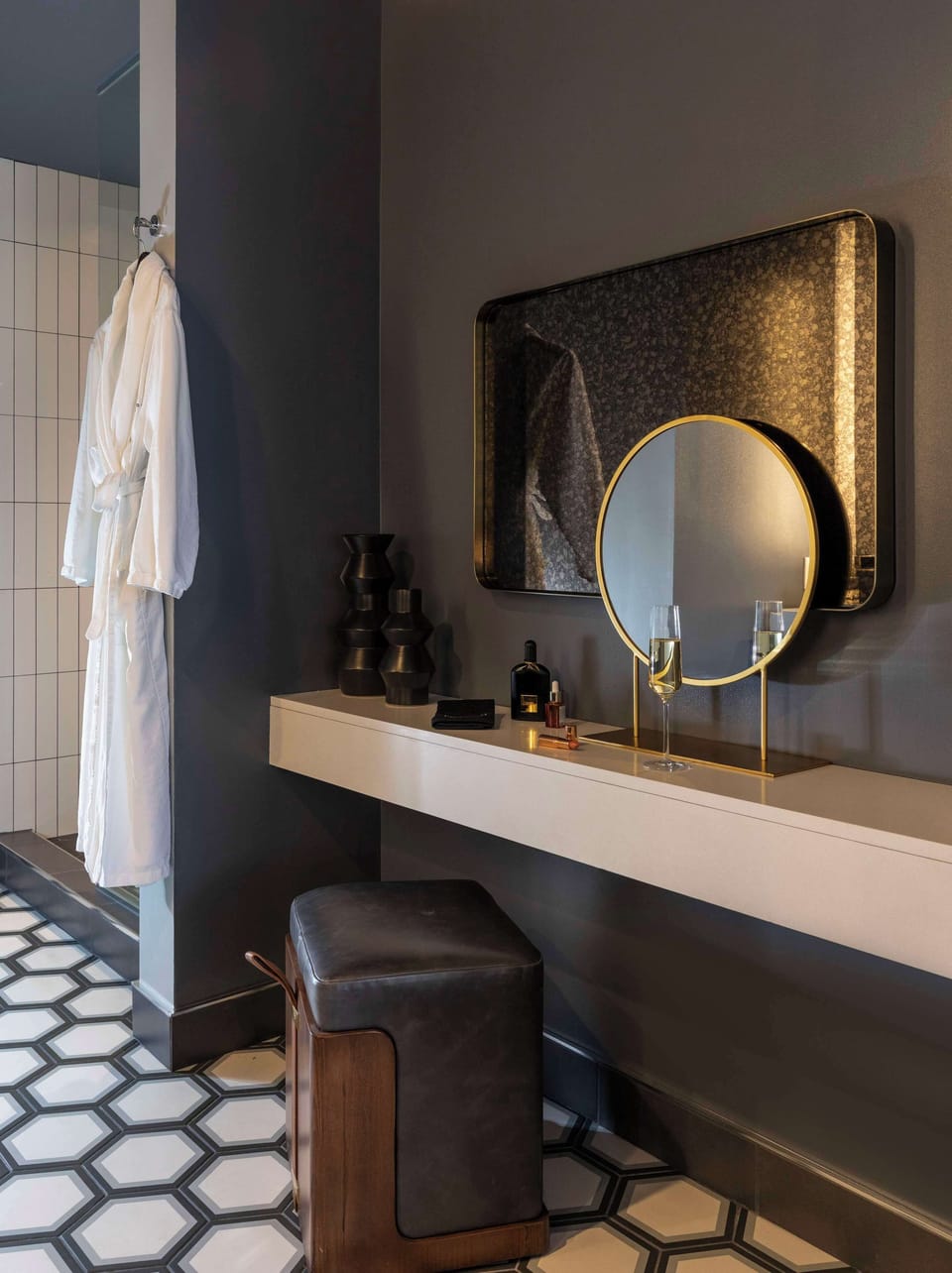 Premium Room, 1 King Bed | Bathroom | Designer toiletries, hair dryer, bathrobes, slippers