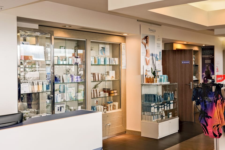 Couples treatment rooms, sauna, hot tub, Turkish bath, body treatments