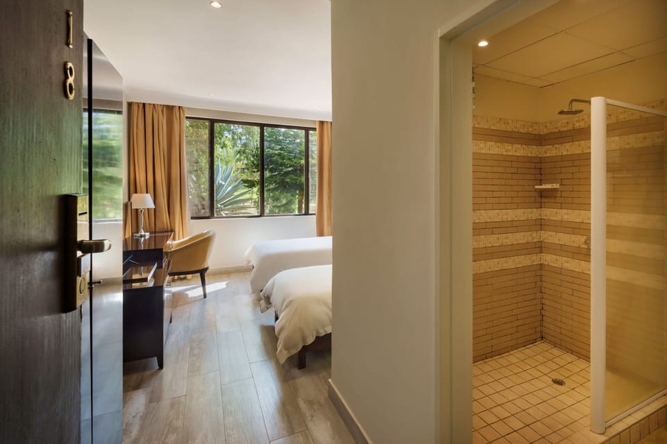 Room, 2 Twin Beds, Mountain View | Premium bedding, pillowtop beds, minibar, in-room safe