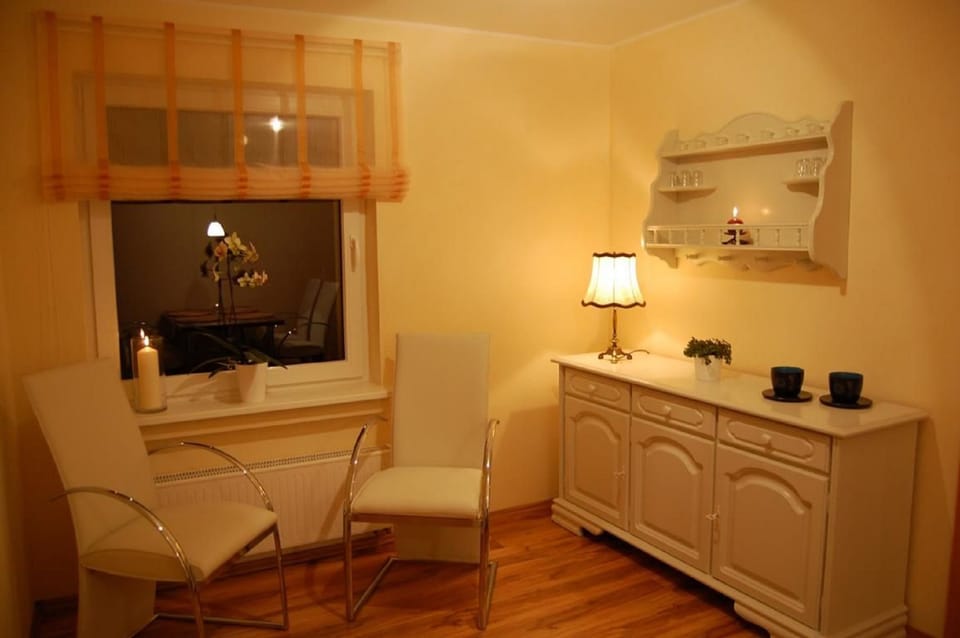 Apartment | Living area | 42-inch TV with cable channels, DVD player
