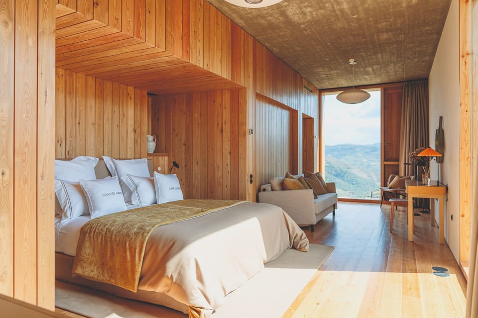 Premium Suite | Individually decorated, individually furnished, desk, blackout drapes