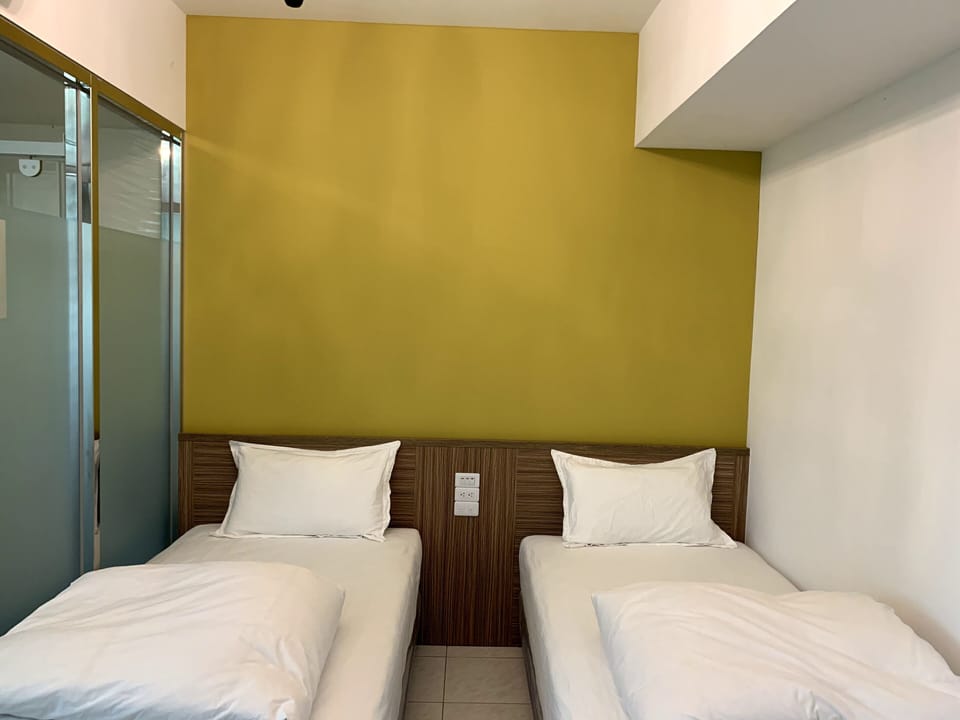 Blackout drapes, free WiFi, bed sheets