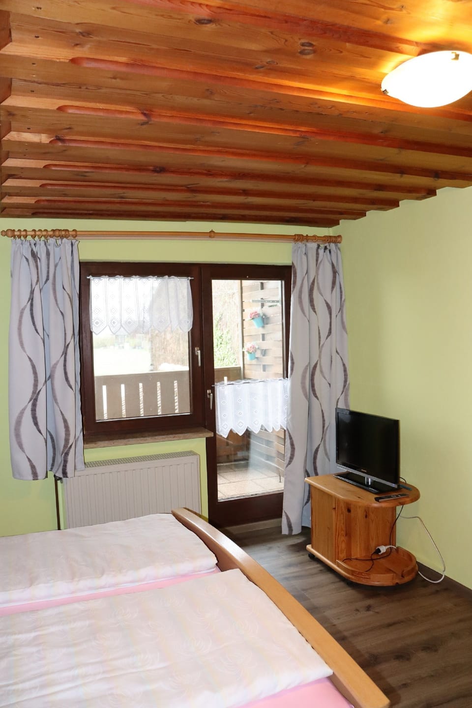 Double Room, 1 Double Bed | Free WiFi, bed sheets