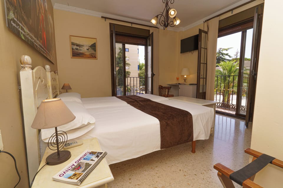 City Double Room | Minibar, desk, laptop workspace, soundproofing