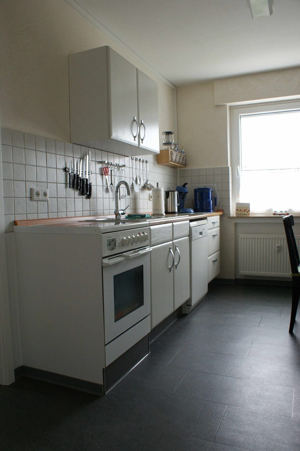 Apartment, 2 Bedrooms, Balcony | Private kitchen | Fridge, microwave, oven, stovetop