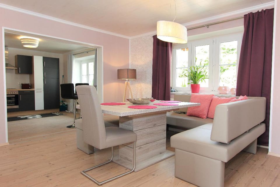 Apartment, Hot Tub | In-room dining