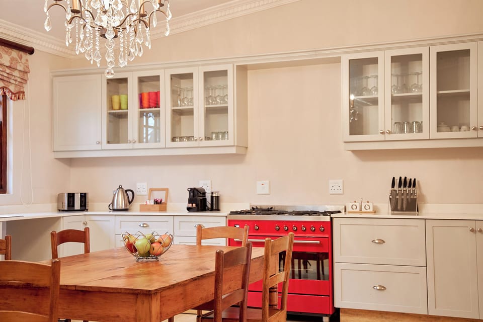 Cottage (Bergview) | Private kitchen | Fridge, microwave, oven, stovetop