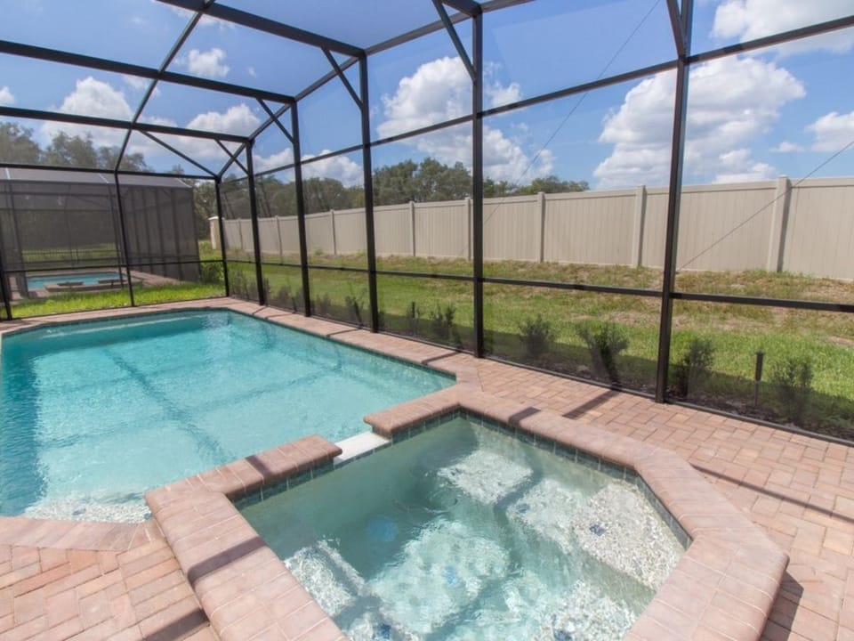 Beautiful Large Pool