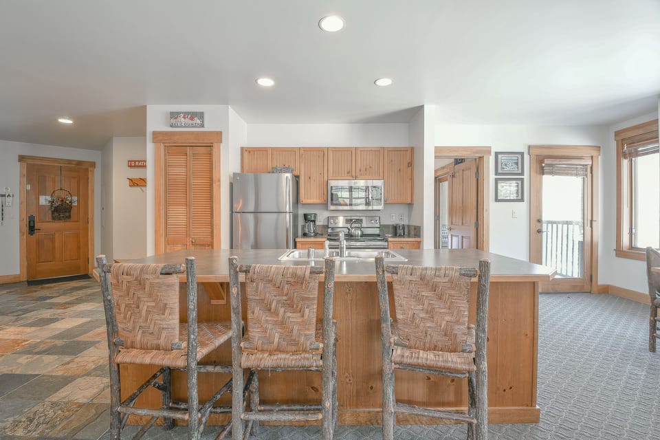 Breakfast bar for extra seating