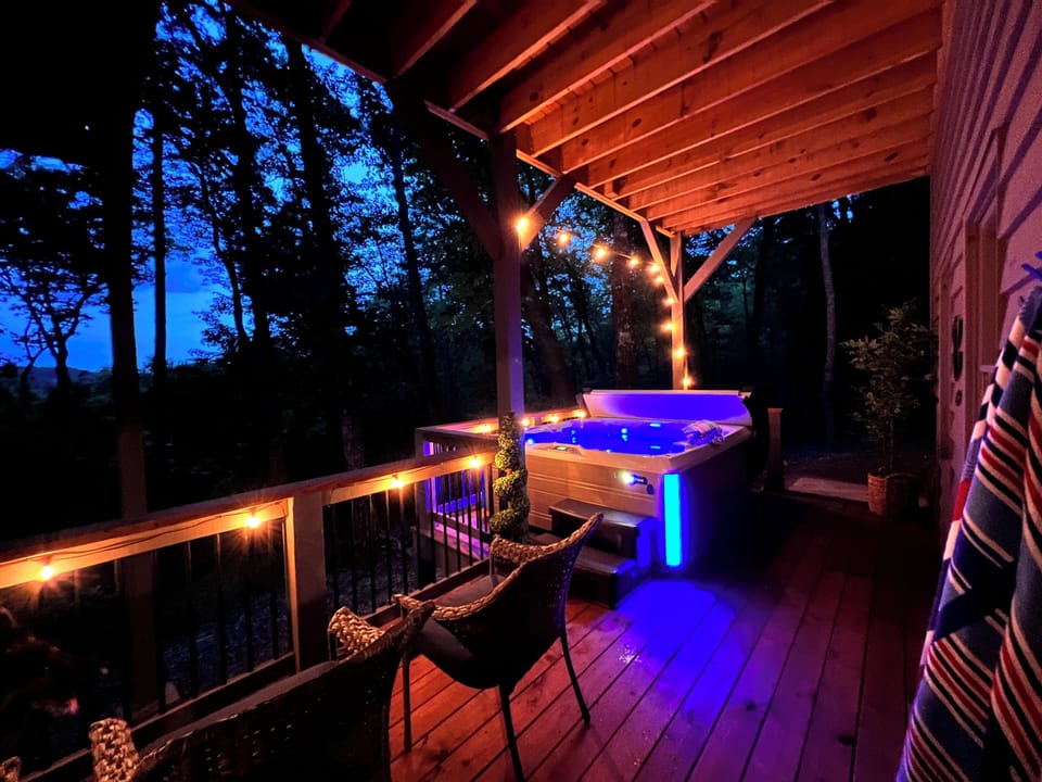 Brand new Beam Hot Springs hot tub. Salt water.