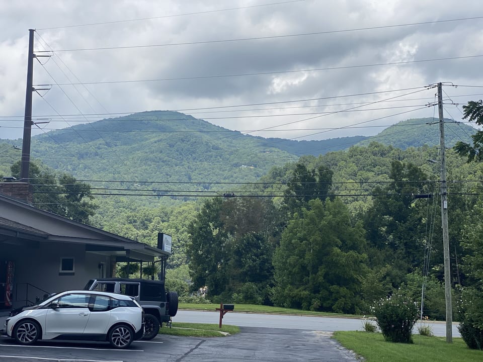 Spacious 2/2 fully remodeled house at Veda Inn. House in Maggie Valley