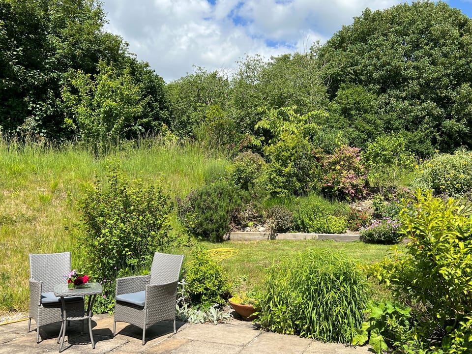 Beauvoir Court Stables, Cerne Abbas: Enjoy sitting on the terrace