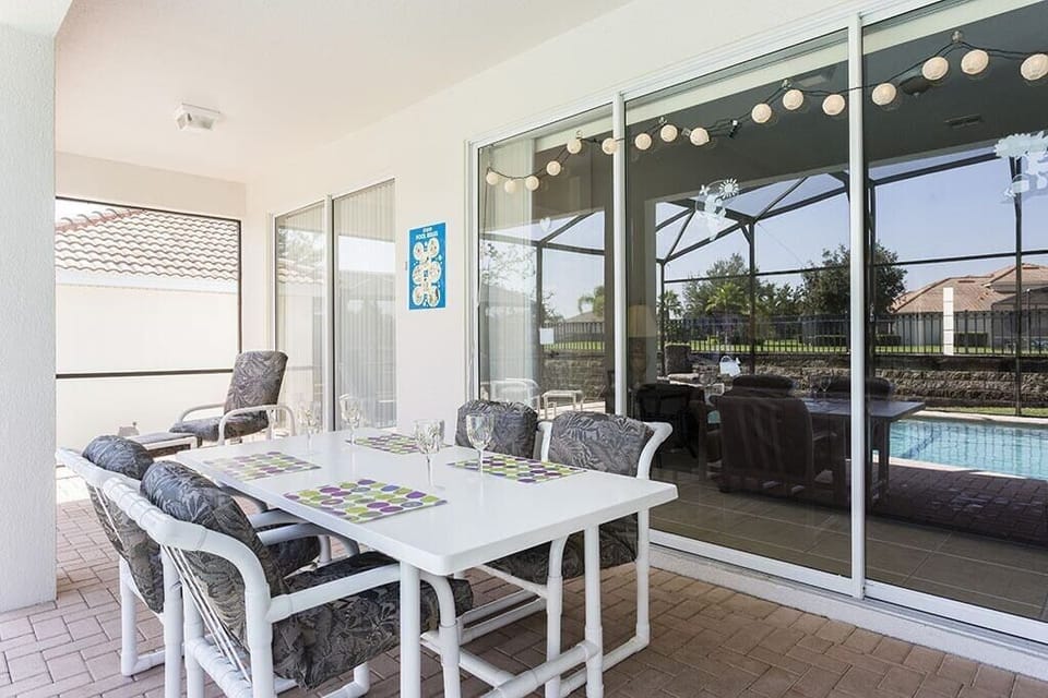 Luxurious Pool and Spa with Patio Furniture (Pool/Spa Heat & Grill Rentals Available for Additional Fee)