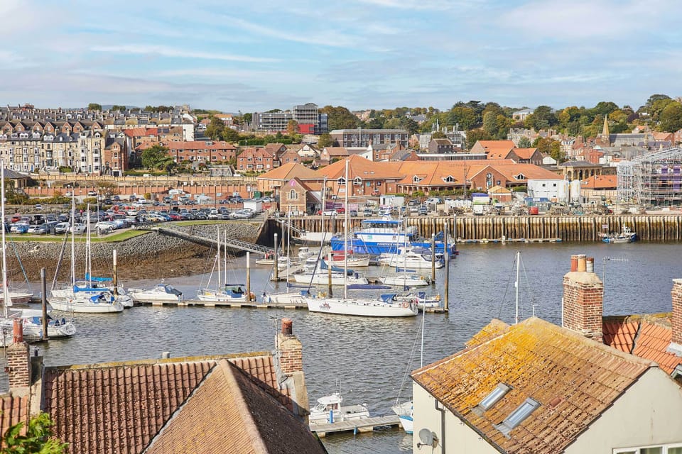 Harbour View House, Whitby - Host & Stay