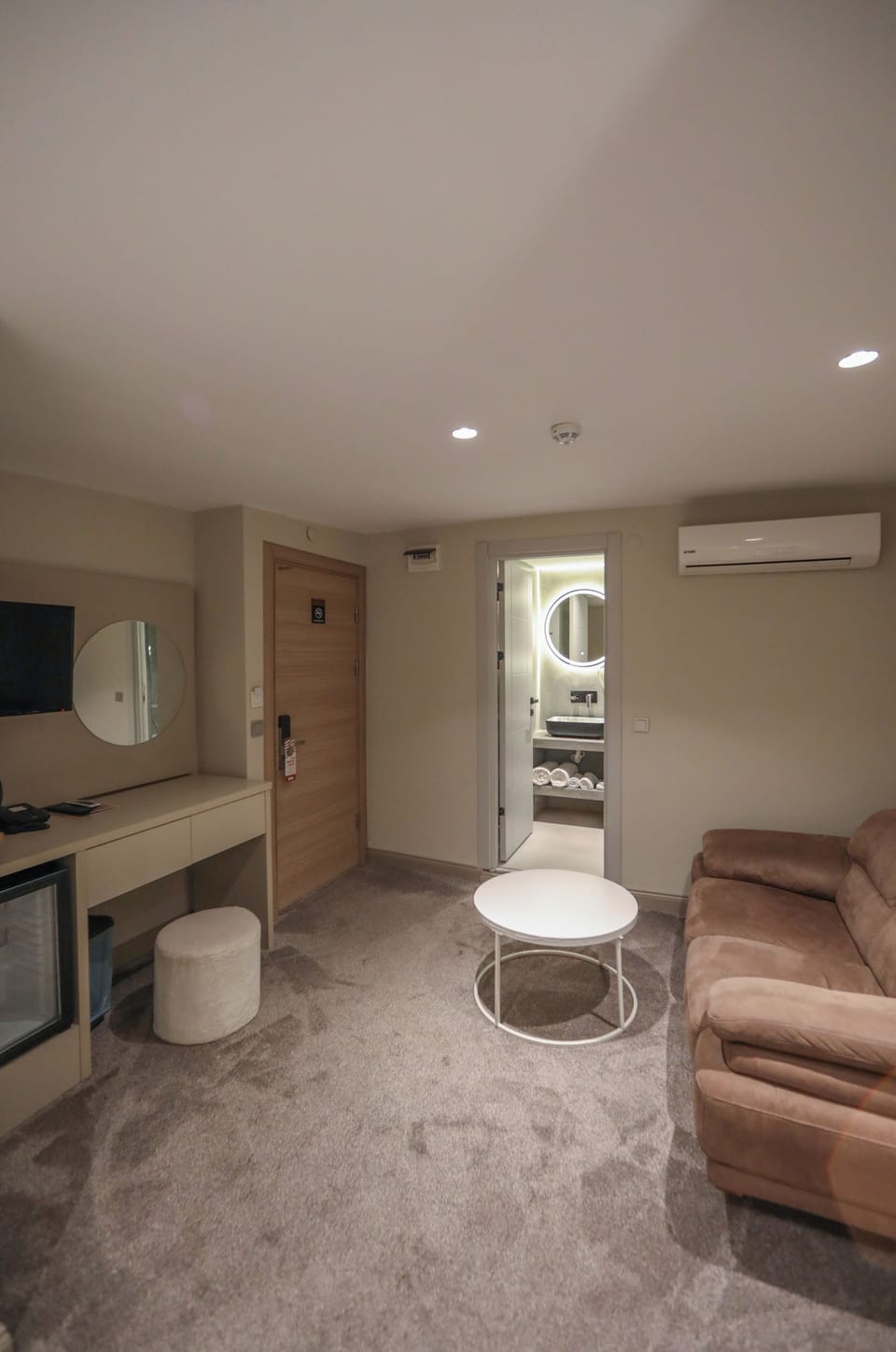 Standard Room | Minibar, desk, free WiFi