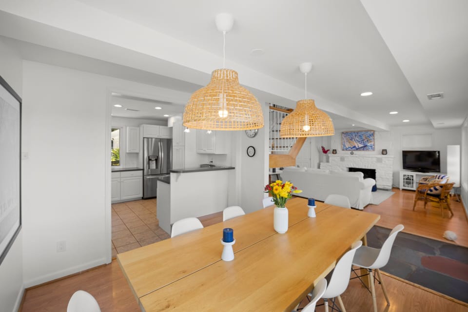 Dining room - seating for 8
