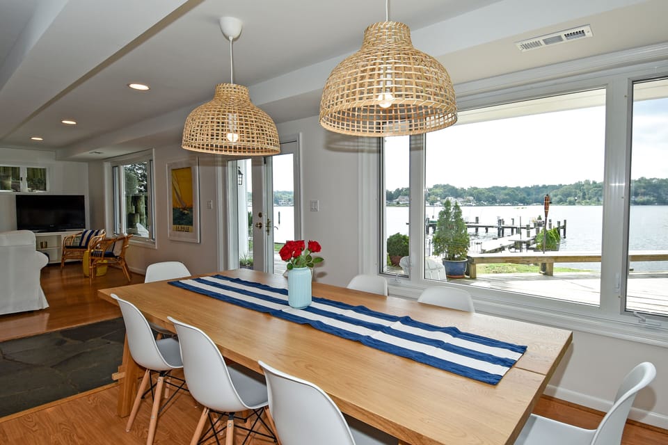 Dining room with water views - seating for 8